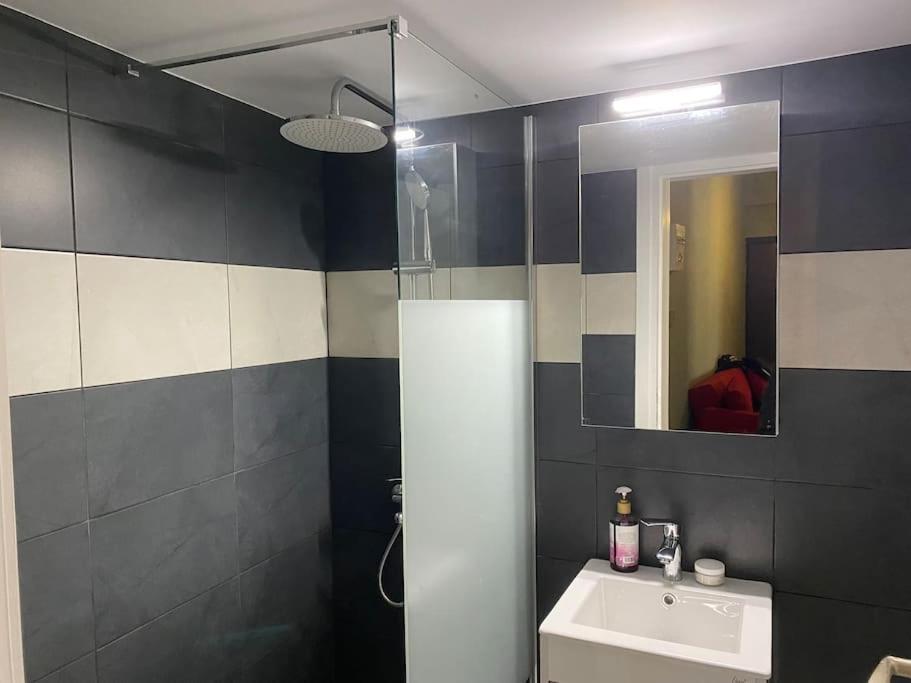 Cozy New Apartment Near The Beach Αθήνα Εξωτερικό φωτογραφία