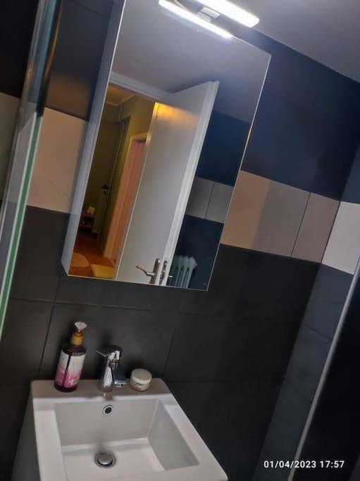 Cozy New Apartment Near The Beach Αθήνα Εξωτερικό φωτογραφία